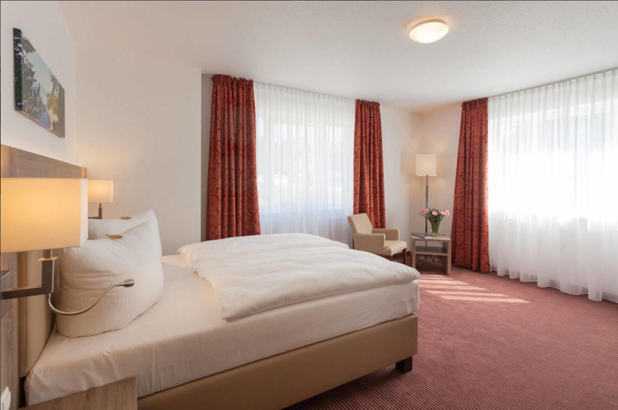 Hotel Meerzeit บินซ์ ภายนอก รูปภาพ